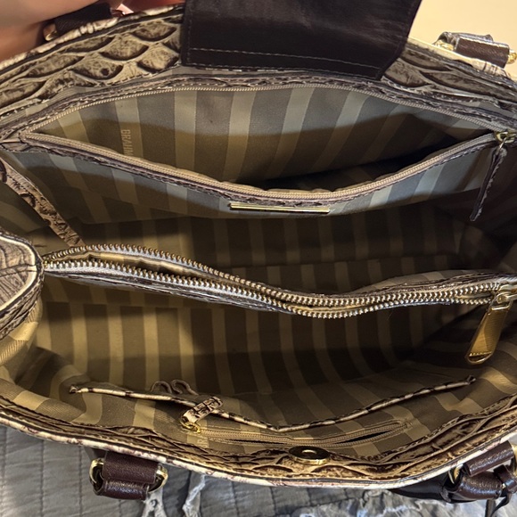 Elegant Brahmin handbag - Picture 3 of 9